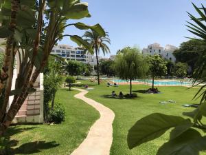 Banus Center Parking&Pool