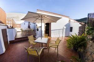 Vivelorural casa Tunte 1, piscina y terraza