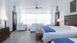 Belize Dive Haven Resort & Marina