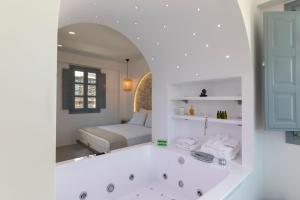 BlackStone Luxury Suites Santorini Greece