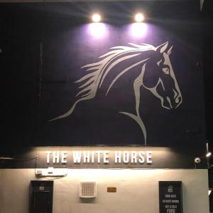 Pensionas The White Horse Hotel Šipstonas prie Storo Didžioji Britanija