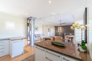 Trendy Get-Away On The Canals, Thesen Islands