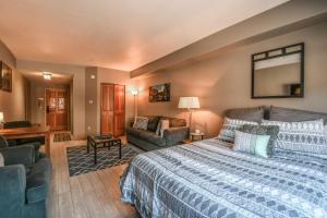 Gateway Lodge 5025