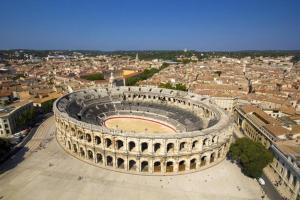 Appartements Appartement avec terrasse panoramique au coeur de Nimes : photos des chambres