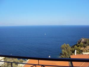 Sea and Sky Infinity Blue Apartment Lakonia Greece
