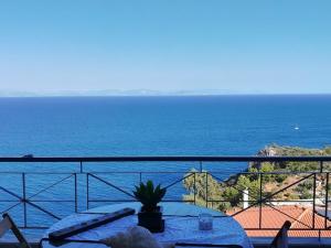 Sea and Sky Infinity Blue Apartment Lakonia Greece