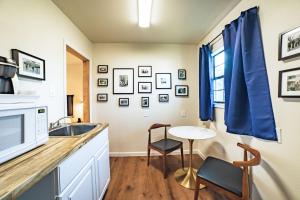 Stonewall Motor Lodge