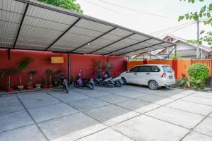 RedDoorz near Mutiara SIS Al Jufrie Airport Palu