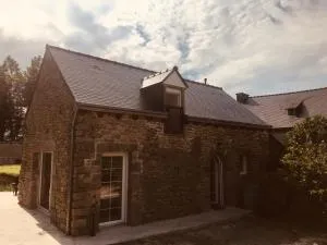 Maison en pierre entièrement rénovée. - Saint-Udy