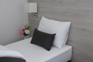 Single Room with Balcony room in Hotel Mladost