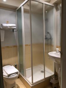 Hotels LE CABOUILLET : photos des chambres