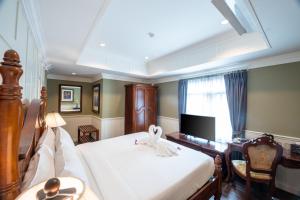 The Orchid House 153