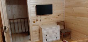 Котедж під горою