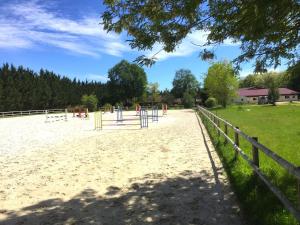 Maisons de vacances Gite Ecuries Vineuil Jump : photos des chambres