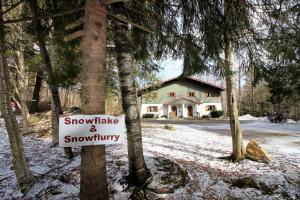 4-Bedroom Townhouse with Sauna Snow Flurry