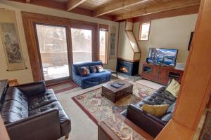 Two-Bedroom Apartment room in Tennis Townhomes 1335