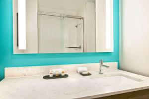 Queen Room with Two Queen Beds room in La Quinta by Wyndham Richmond