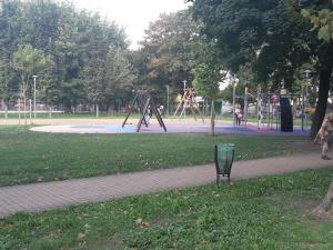 2 Bedroom Apartment near Heroes Square