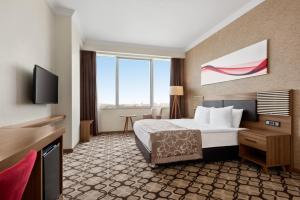 Deluxe Queen Room with City View - Non-Smoking room in Ramada by Wyndham Diyarbakir