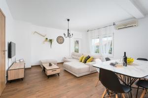 Apartman Regius White