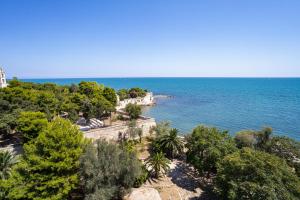 Santa Rosa luxury apartment 2 BEDROOMS 4 People private parking