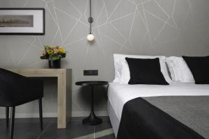 Suite with City View room in Azur Suites