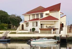 Port Owen Self Catering