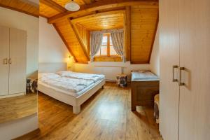 Pension & Restaurant U Koňské dráhy Holkov