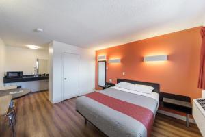 Motel 6 Cranbrook
