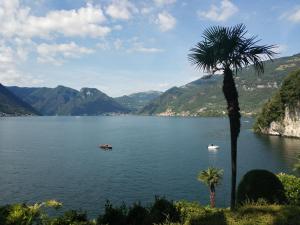 Apartment A lago private beach and parking