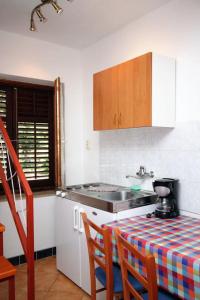 Apartments by the sea Krk - 5400