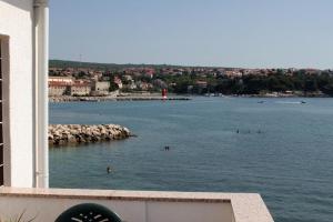 Apartments by the sea Krk - 5400