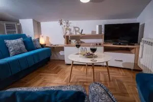 Piccolo studio Belgrade,Crveni krst - Bělehrad