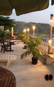 Playa Papagayo Beach Inn