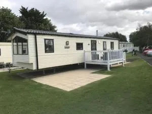 3 bedroom deluxe caravan - 吉伦