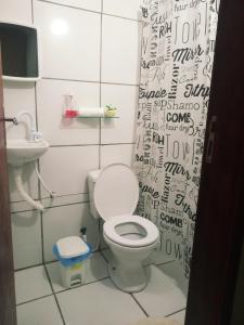 Casa do Mochileiro Airport Hostel & Pousada