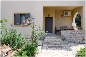 Finikes Apartments Messinia Greece