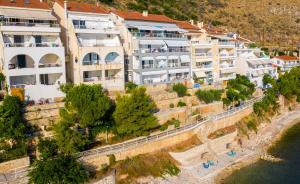 Two bedroom apartment with Sea view