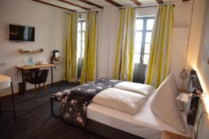Standard Double Room room in Hotel Schöne Aussicht