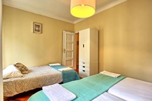 Almirante 3-Four Bedrooms