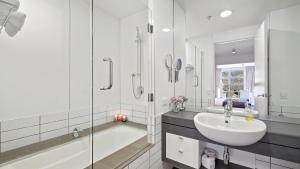 Marina Quarters 406B