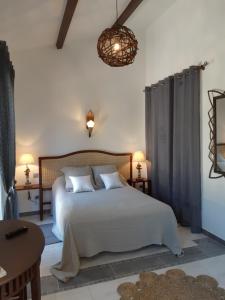 Chambres dHôtes en Provence - Piscine, Spa, Tennis