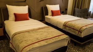 Superior Twin Room room in Hotel Austria & Bosna