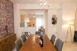 V Luxury Apartment 3