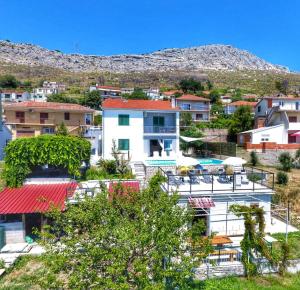 Villa with pool,tavern & superb view over Split 