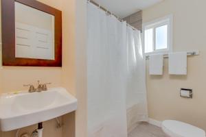 Sandstone Point Hotel