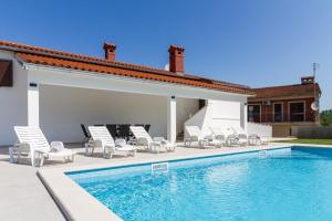 Lovely VILLA Piljan with a private swimming POOL