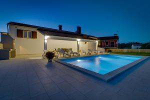 Lovely VILLA Piljan with a private swimming POOL