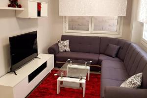 LAIA HOME GARAJE Y WIFI