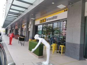 KK 5 Bedrooms Penthouse 3 Bedrooms Apartment Marina Court Resort Condominium